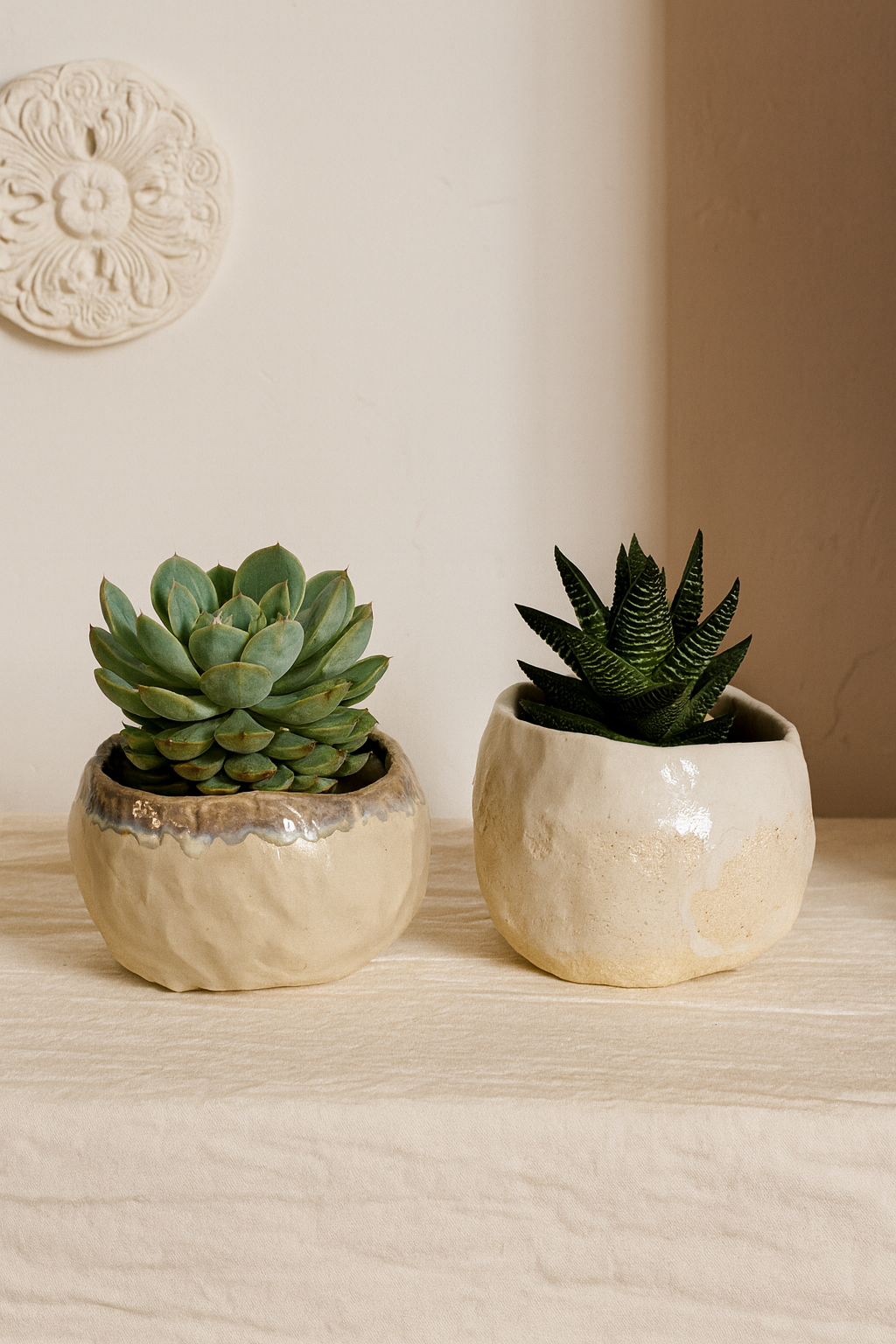 Pots de fleurs en grès artisanal