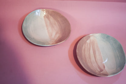 Assiette de service rose et bleu